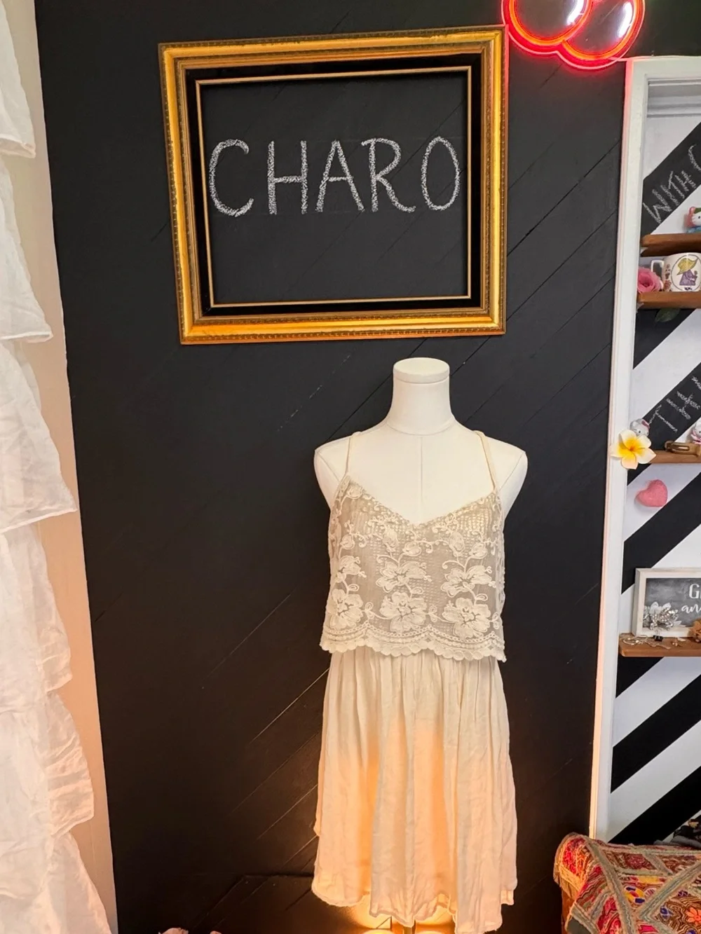 Hollister Cream Lace Overlay Dress size Large - Picture 12 of 12